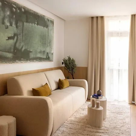 Magnificent Flat- Ac -1br- 4p-place De La Nation